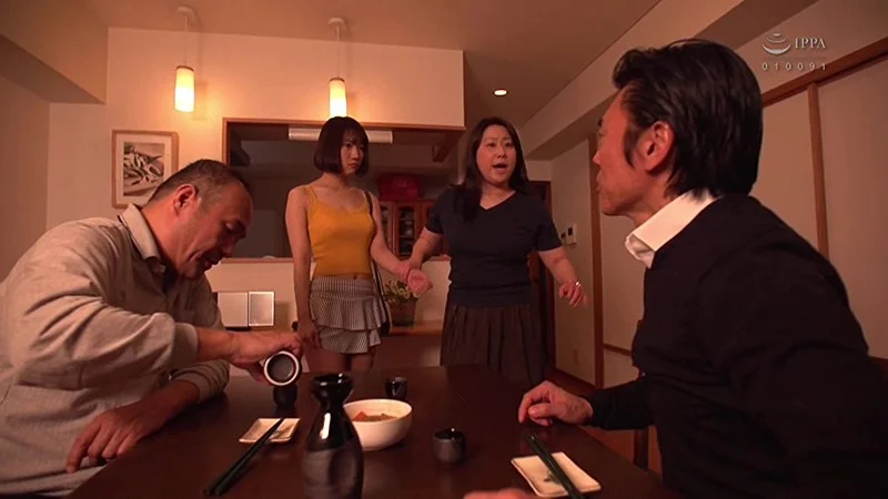 成年大学生外甥女进京寄住，欲火难耐的叔叔们与她激吻做爱 — Mitsuha Kikukawa