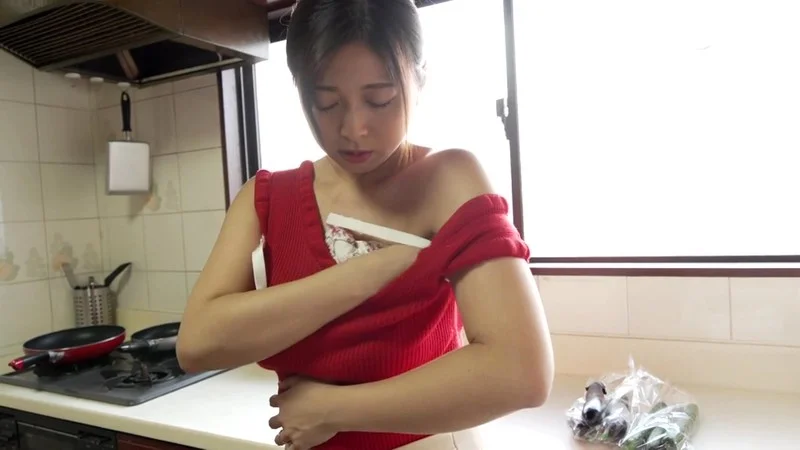 ぶっかけられたい隣の巨乳妻 優木なお