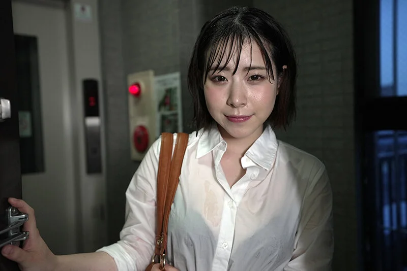 小悪魔顔で優しく誘惑してくる、ヤリマンすぎるデカ尻家庭教師・沙月恵奈