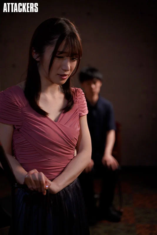 女人湿润而饥渴的凝视