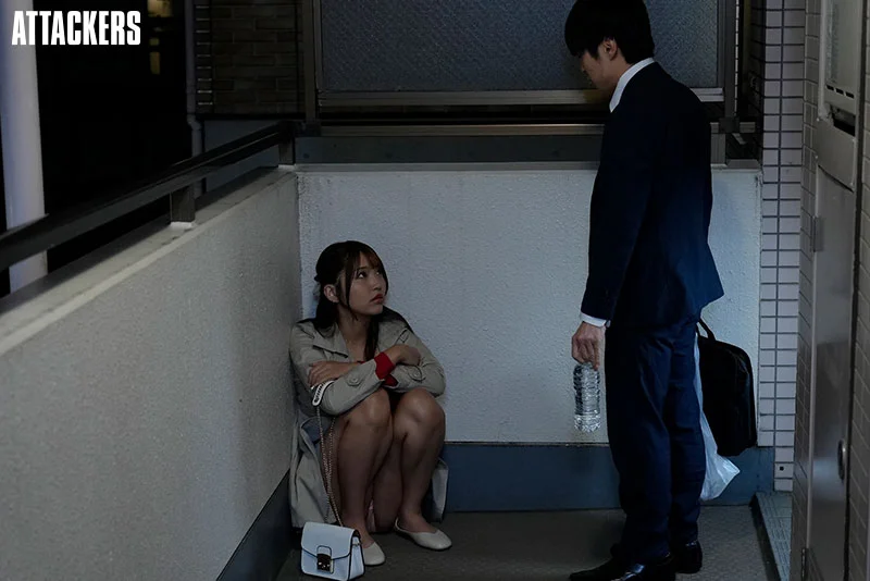 高挑美女鄰居故意給我看內褲，想要時就勾引我來滿足性慾——這樣的日常故事