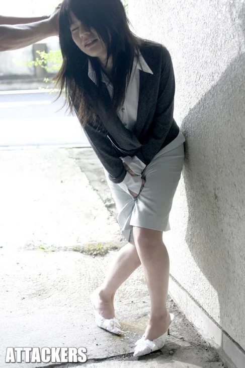 Woman in chastity belt 4