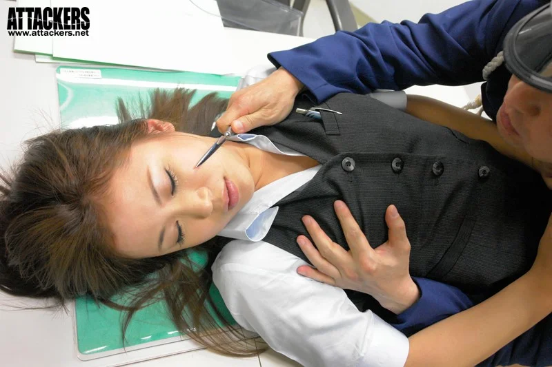 監視カメラレイプ 休日の美人OLは全てを晒す…。