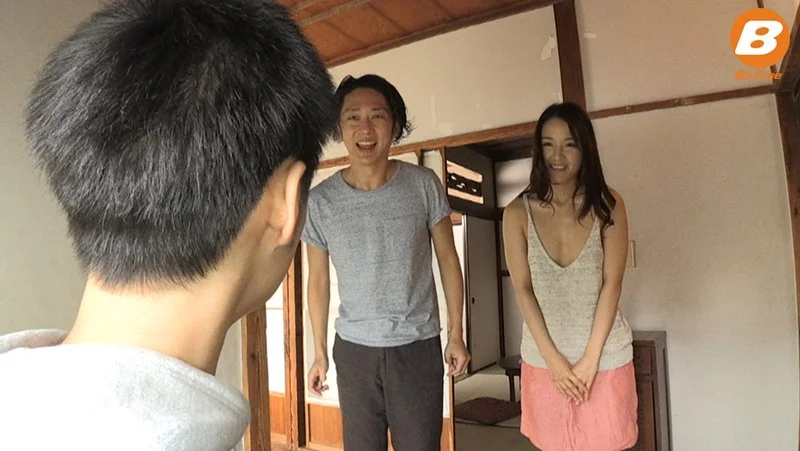工作调动搬到乡下后，我每天都被住在楼下的房东太太诱惑，一次又一次内射她……