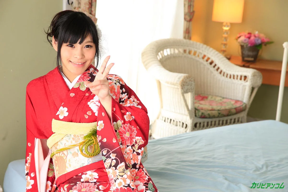 THE Furisode VI: Lewd Japanese Beauties Who Look Stunning in Kimono