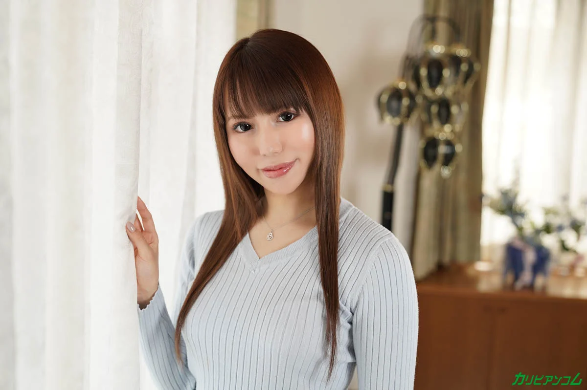 He Bursts into View and Straight into Her Pussy: Sudden Penetration at Miyuki Sakura's First Shoot Leaves Her Dripping Wet
