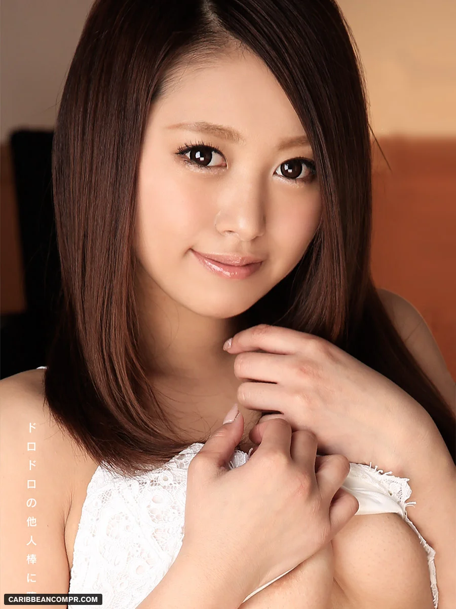 CATWALK POISON 149: Married Woman Miki Aimoto's First Shoot