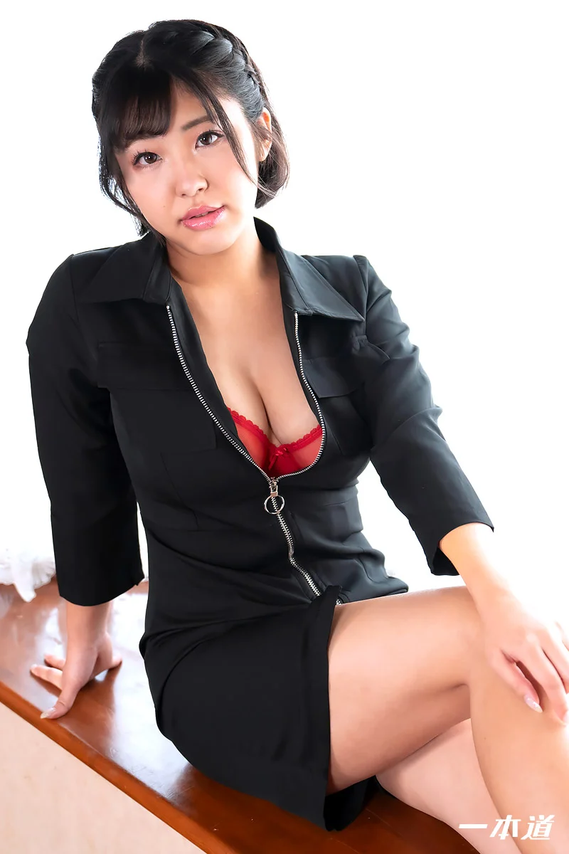 Glamorous Ichika Nanjo