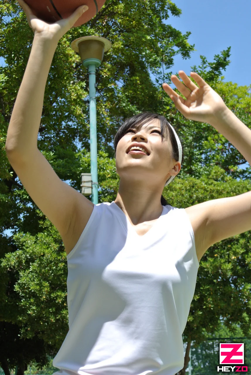 Basketball Girl ☆ 3P with a Tall Woman