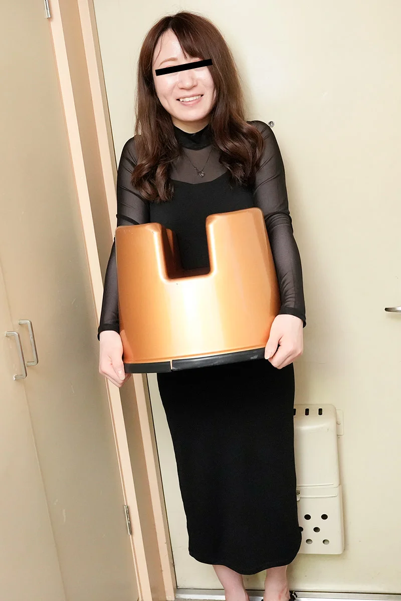 スケベ椅子持参！色白清楚な人妻デリ嬢