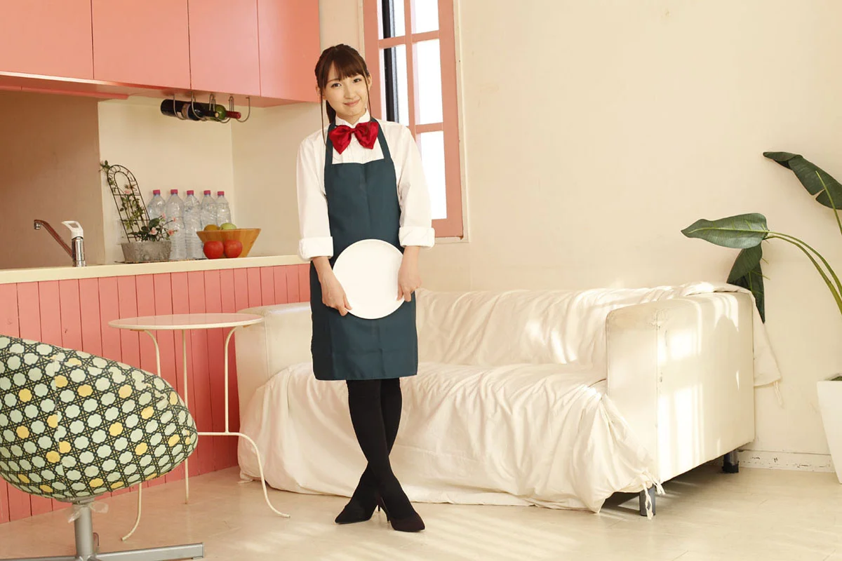The Waitress Who Can't Hold Back—Let Me Suck Your Cock as Much as I Want!