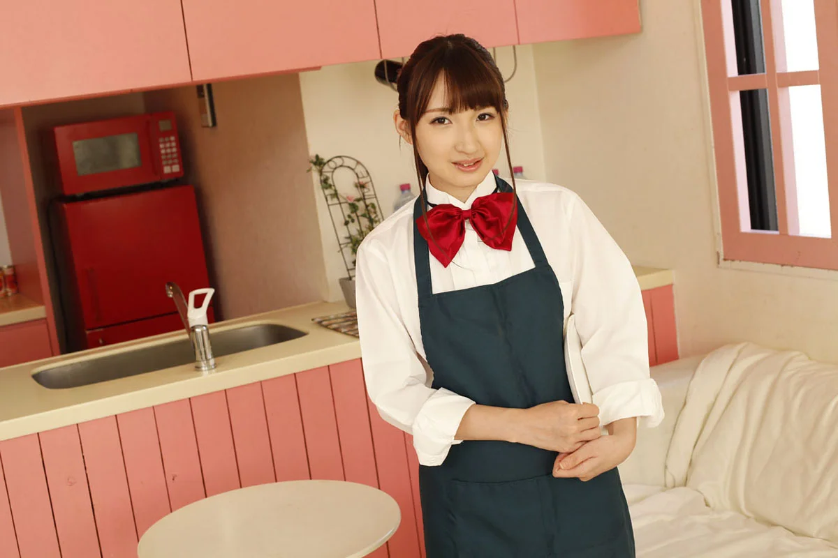 The Waitress Who Can't Hold Back—Let Me Suck Your Cock as Much as I Want!