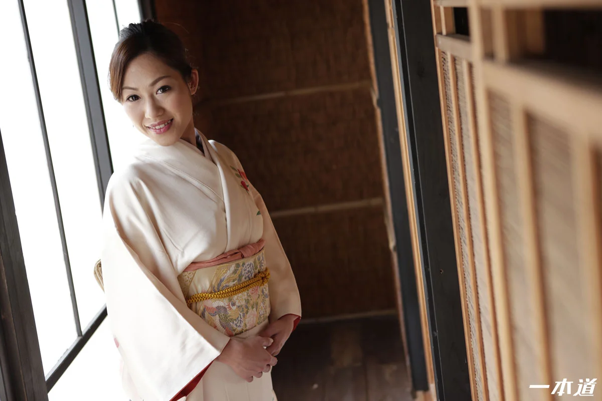性交温泉の美人女将
