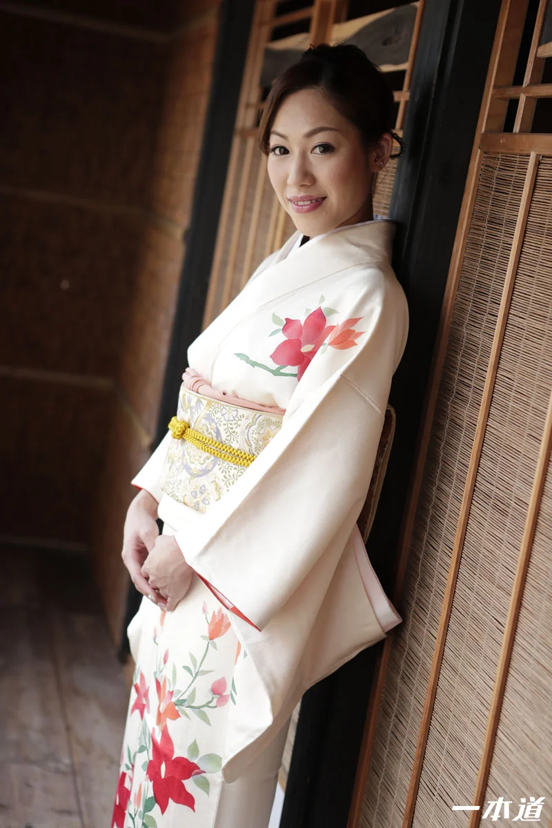 性交温泉の美人女将