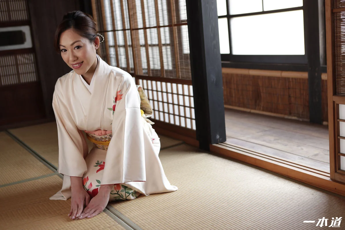 性交温泉の美人女将