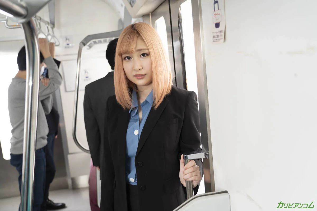 痴漢電車 ～一度恥辱を受けたら濡れが止まらなくなったOL～