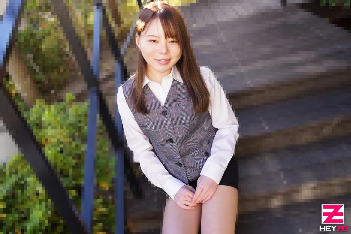 仕事中でもオナっちゃう！エッチ過ぎる受付嬢