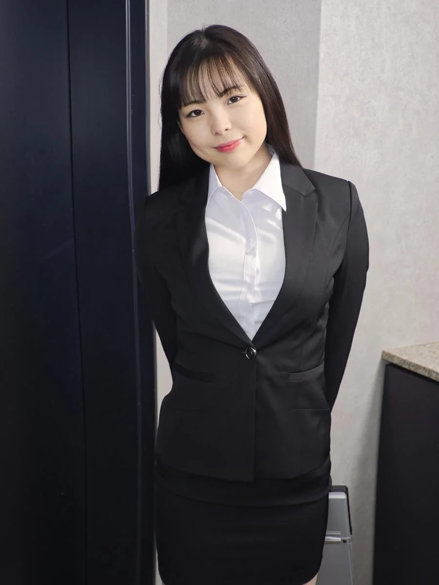 リクルートスーツの初々しい女をヤる