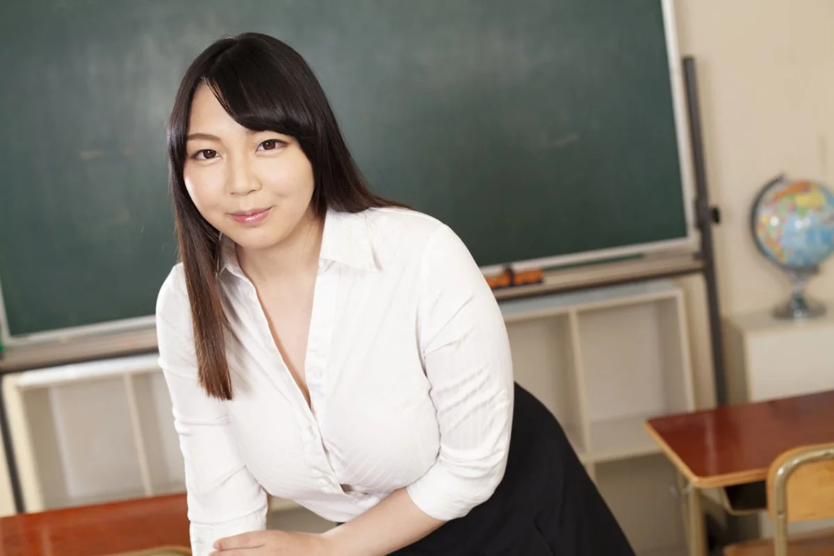 Teacher Hikari’s Seduction: She Wants Her Adult Student’s Body!