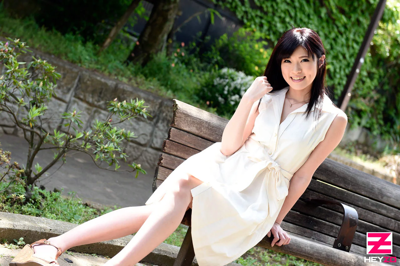 接連生內射：美腿美女 Sara Yurikawa 被狠狠幹，連續三次內射