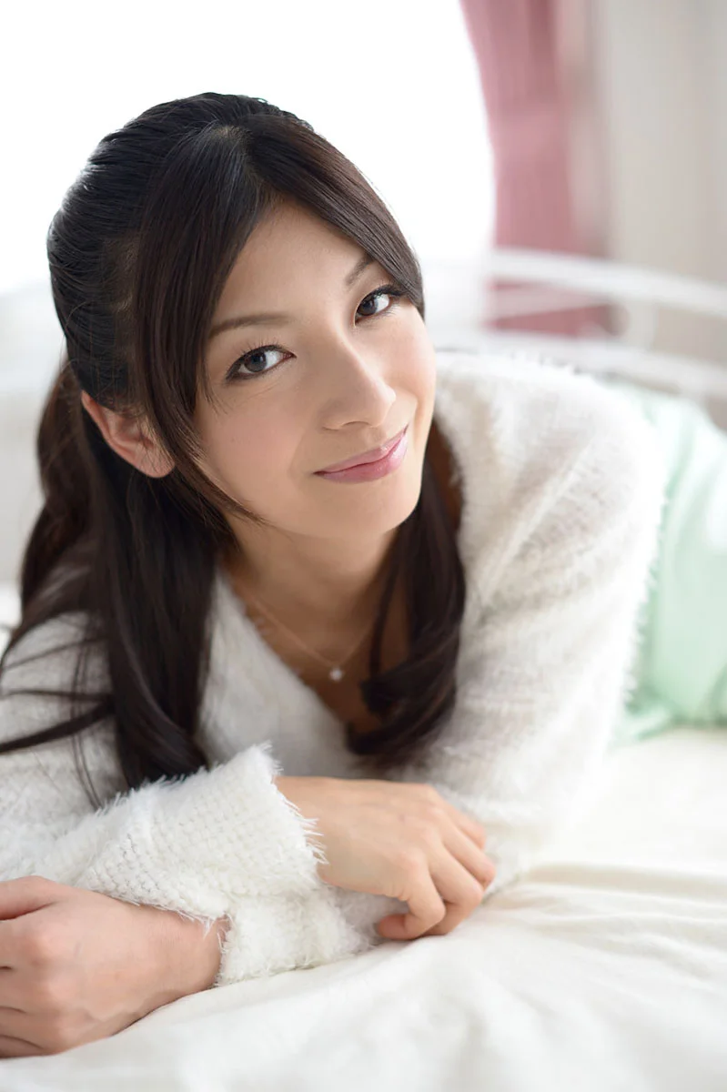 Slender Mature Beauty Aika Ami, All to Yourself!