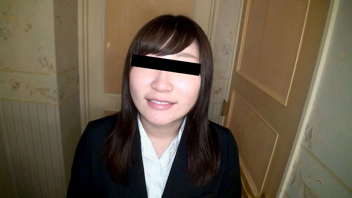 リクルートスーツに身を包むヤリマン就活娘
