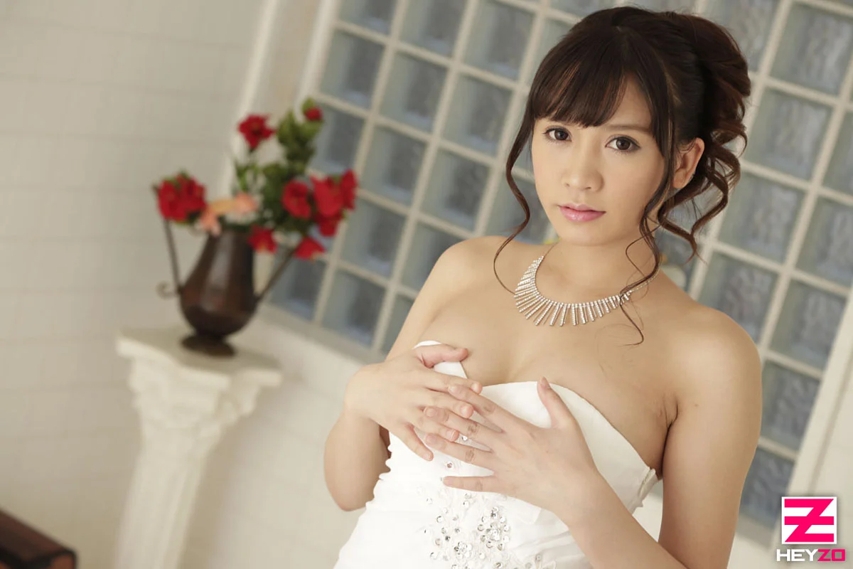 Fucking Curvy Mixed-Race Beauty Nakamura Sari at an Upscale Soapland