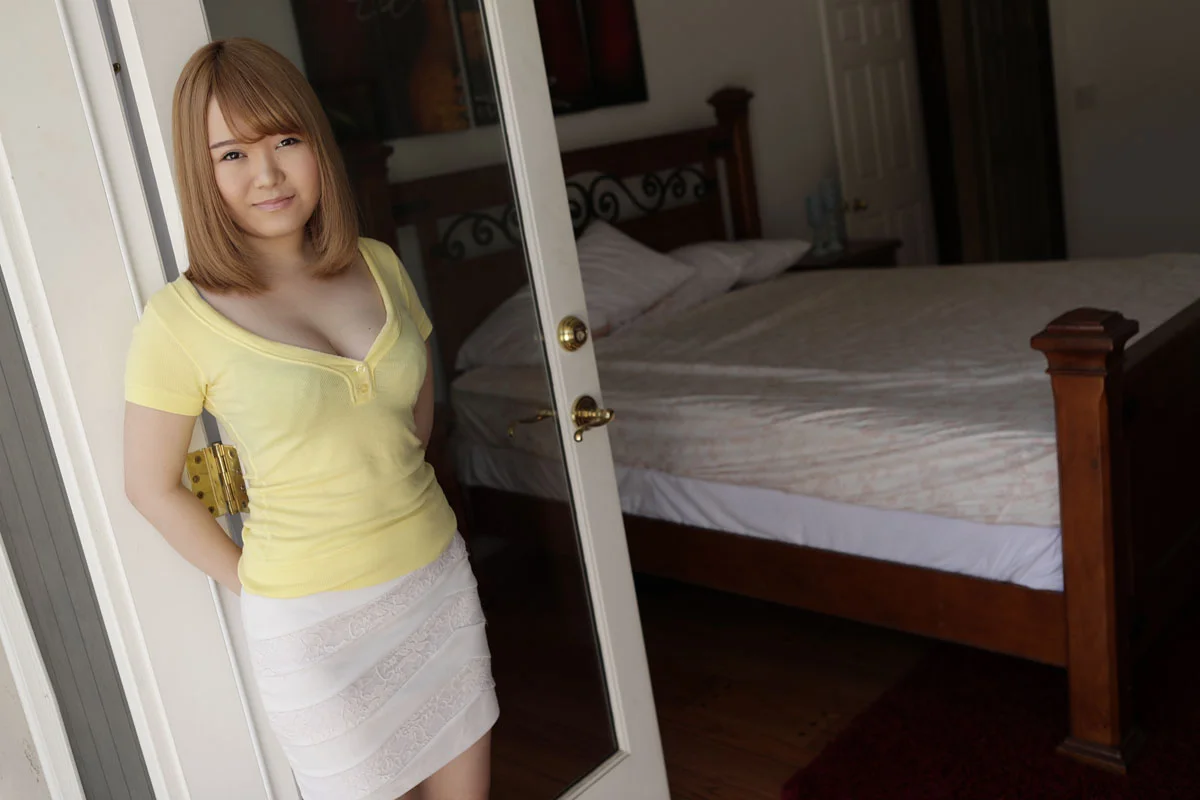 私の巨乳好きの白人彼氏とSEXしてくれない？