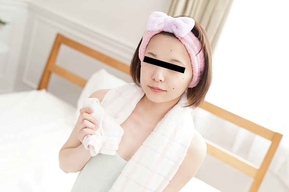 Makeup-Free Amateur: Wake-Up Prank Sex