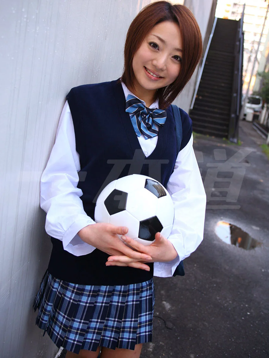 Soccer Club: Wide-Open Overhead Kick