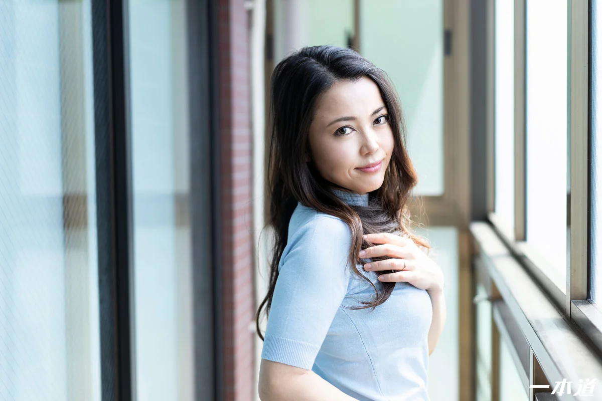 露穴誘惑：魔性的纖細美熟女媽媽