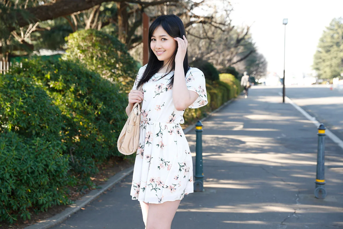 接連內射：淫亂失控的成年美女，收錄未公開片段