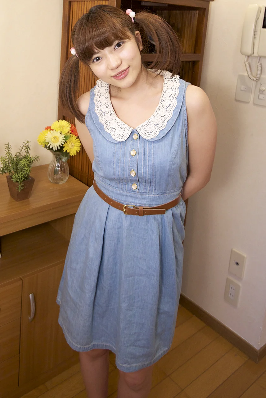 おさげのロリ美乳少女の未処理な秘孔を突く