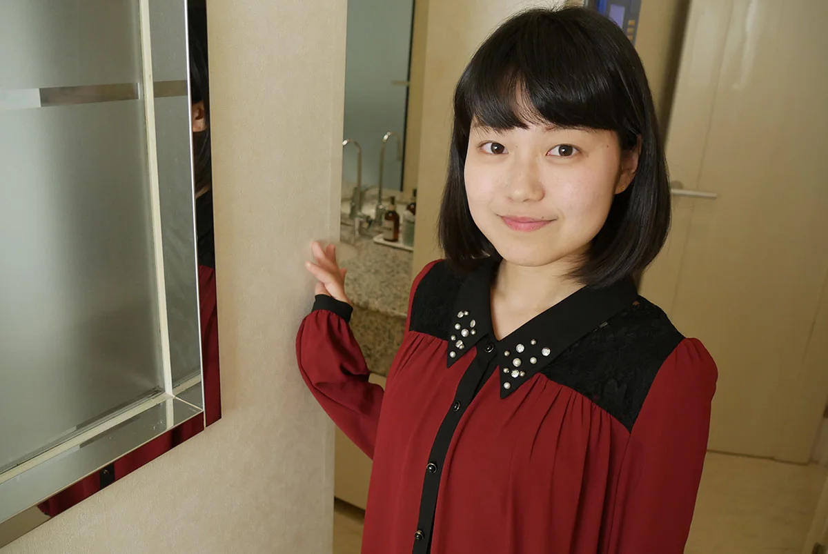 She Looks Serious, but This Amateur Girl Is Crazy About Sex