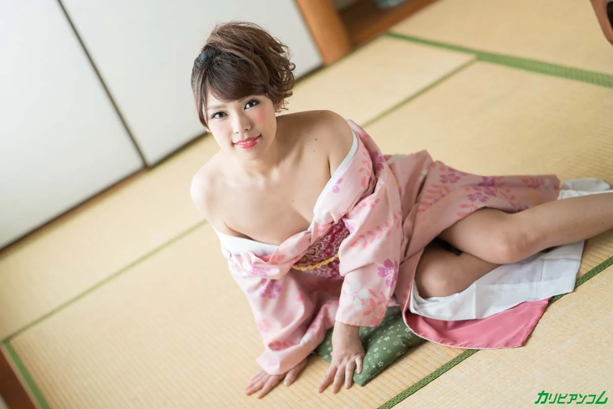 着物美人が静かにあなたのご要望にお応えします