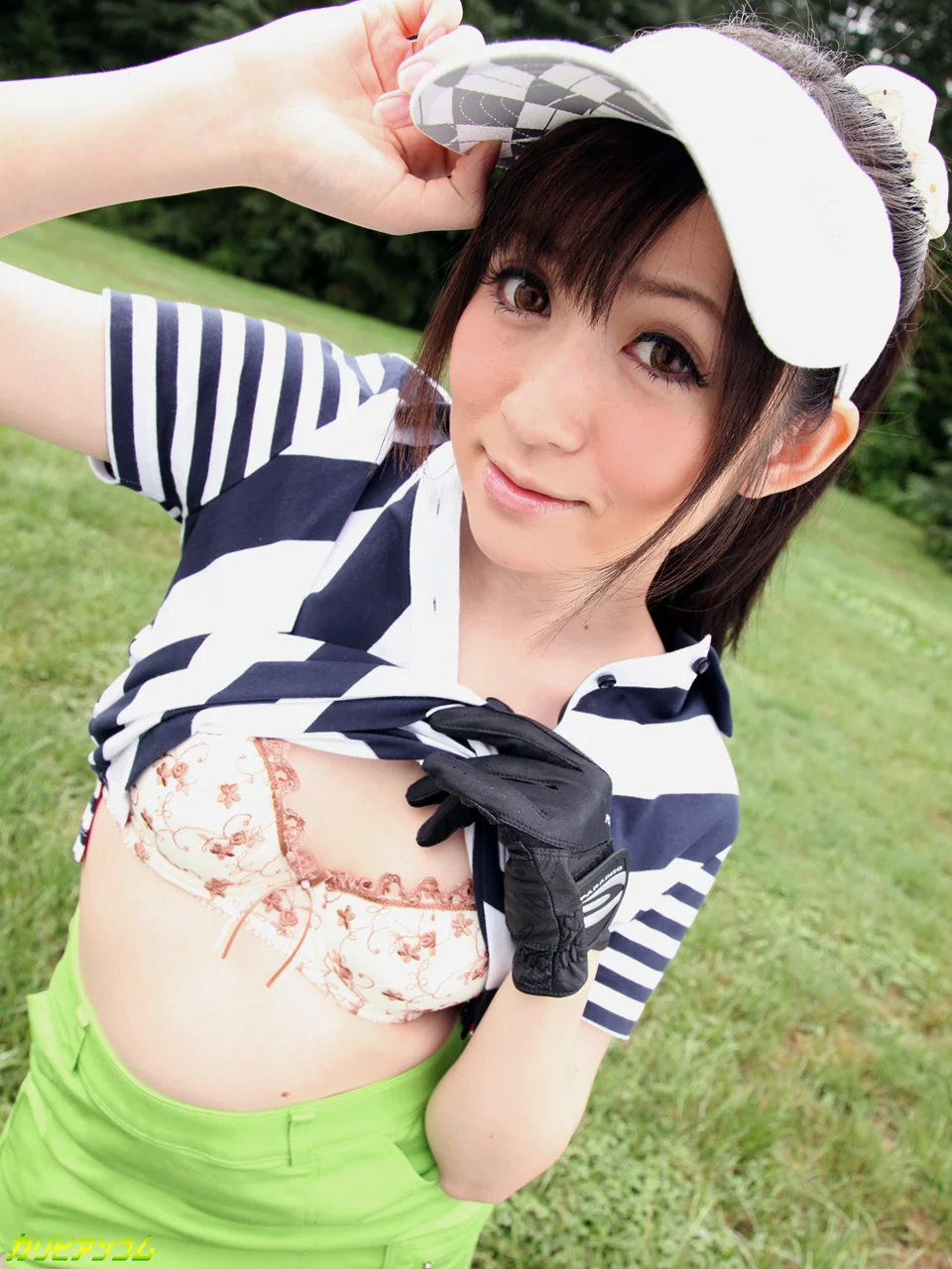 ゴルフレッスンに来た娘にホールインONE 前編