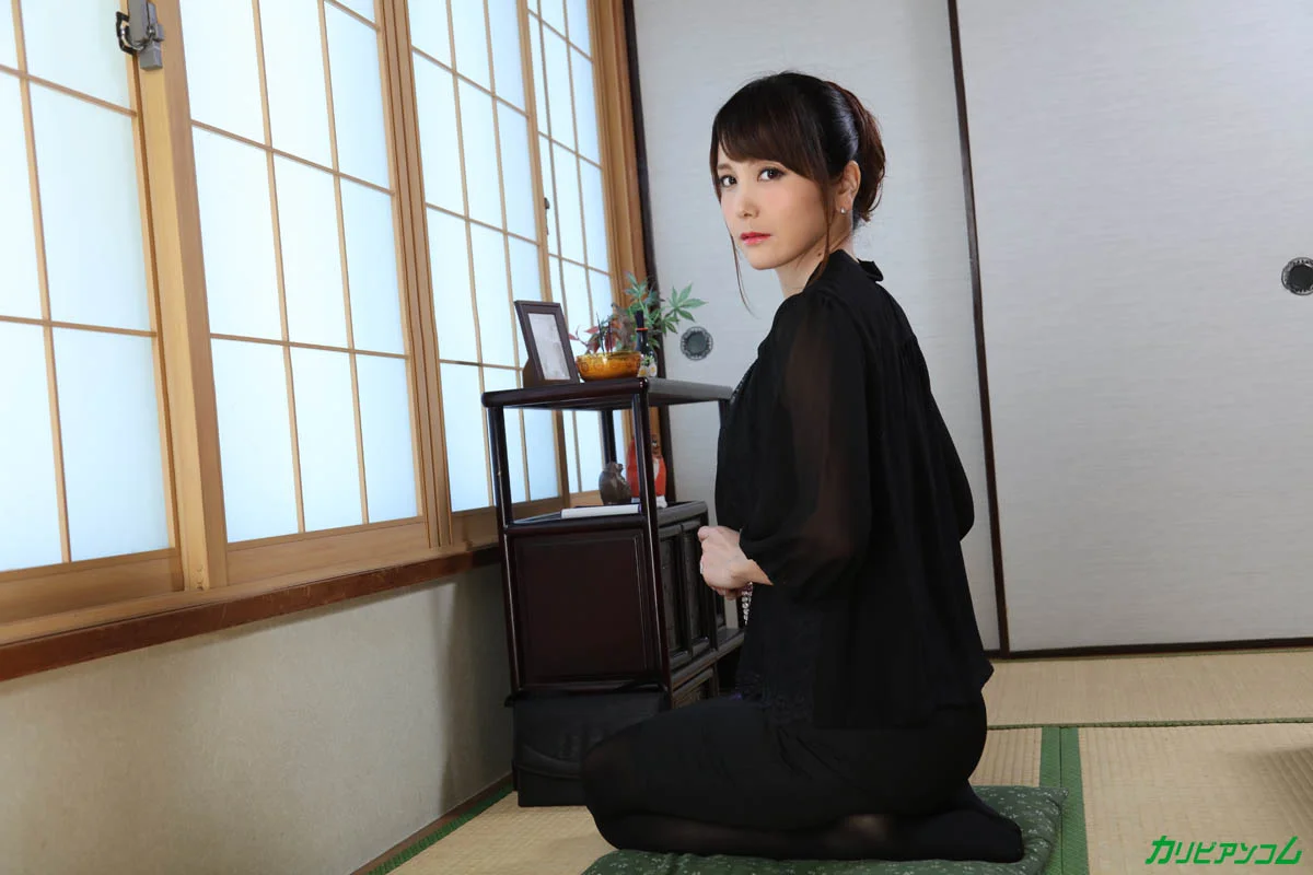 喪服未亡人の濡れた欲望 〜本当はずっと抱かれたかった〜