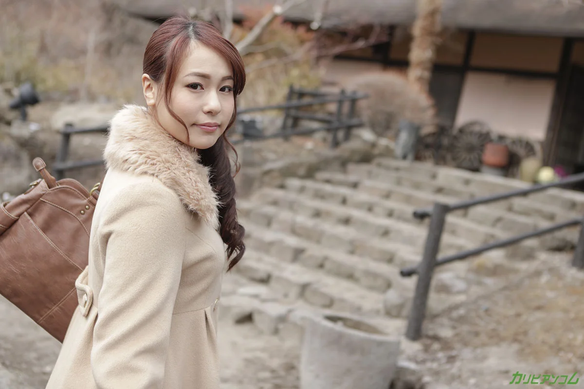 人妻不倫旅行 〜チンポをしゃぶりながら旦那さんに電話してみようか〜