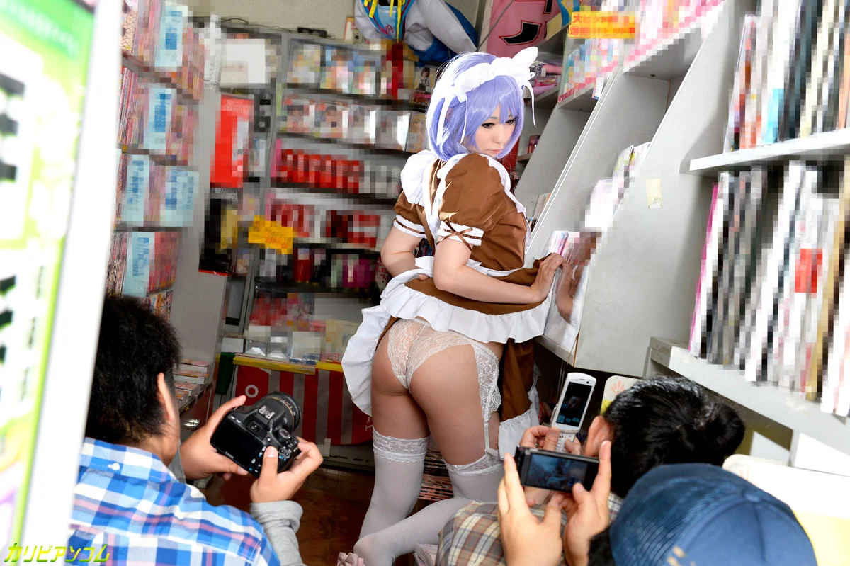 Fan Gets Naughty with Anime Cosplayer Oguri Miku