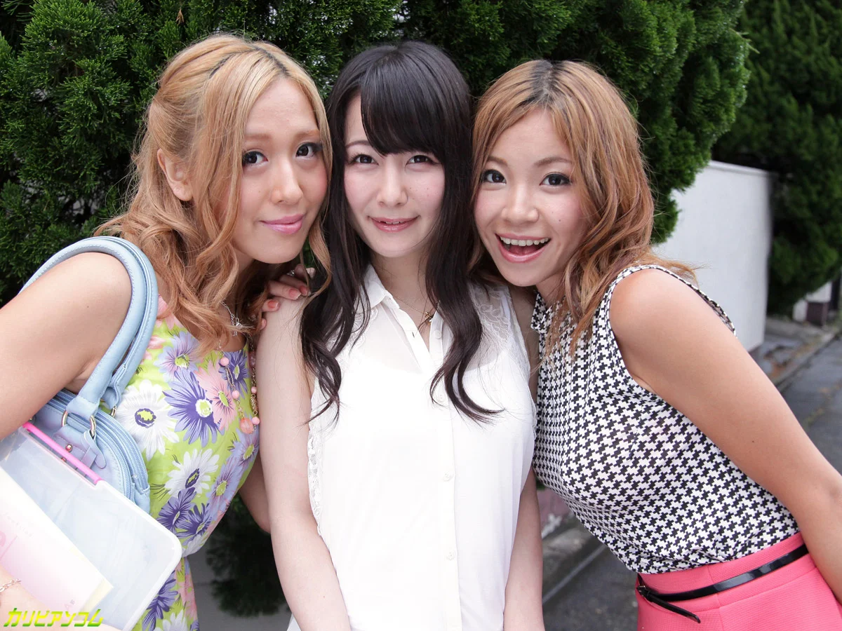 私たち、女子大から帰る途中に乱交してしまいました～