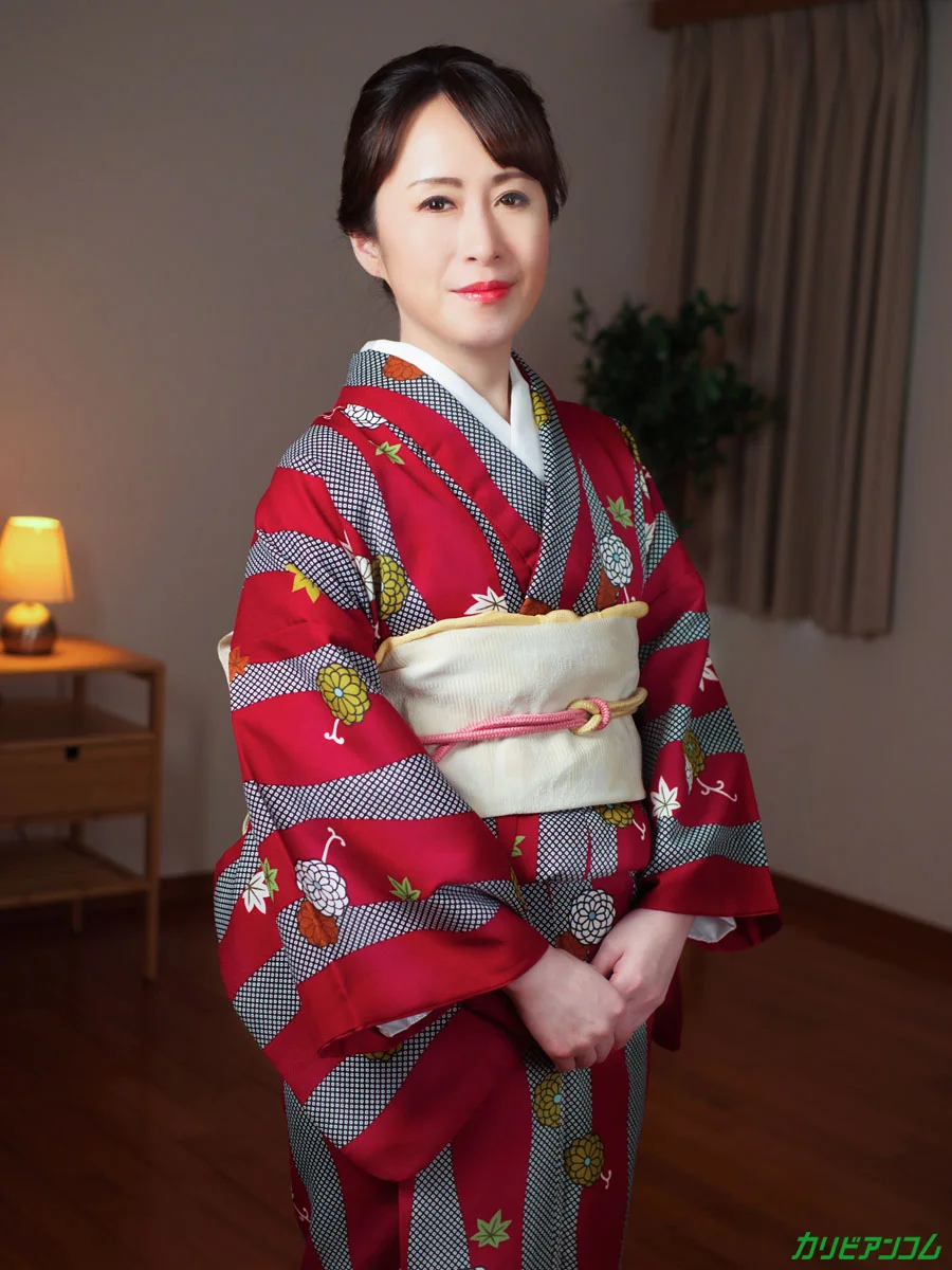Graceful Kimono Beauty Gets Soaked and Drives You Wild