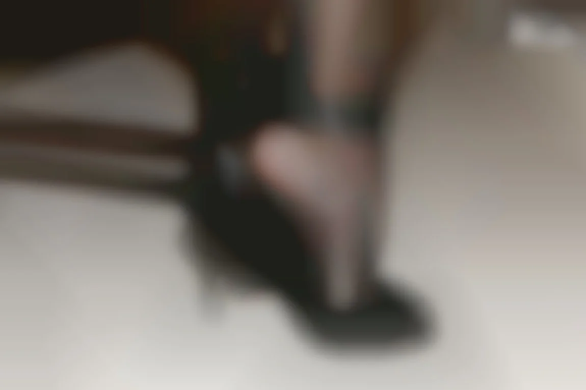 Tarra Whiteが支配とフェティッシュプレイを初体験