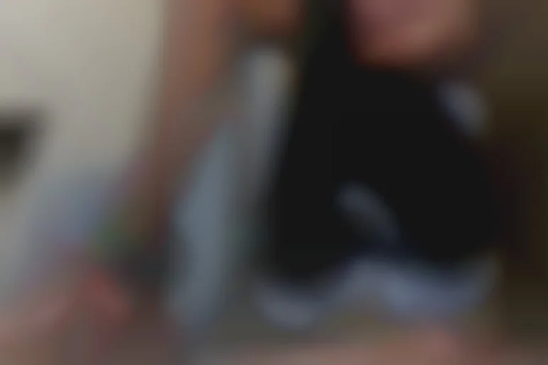 Soubrette perverse en dessous chics cherche jeux fetiches et hardcore