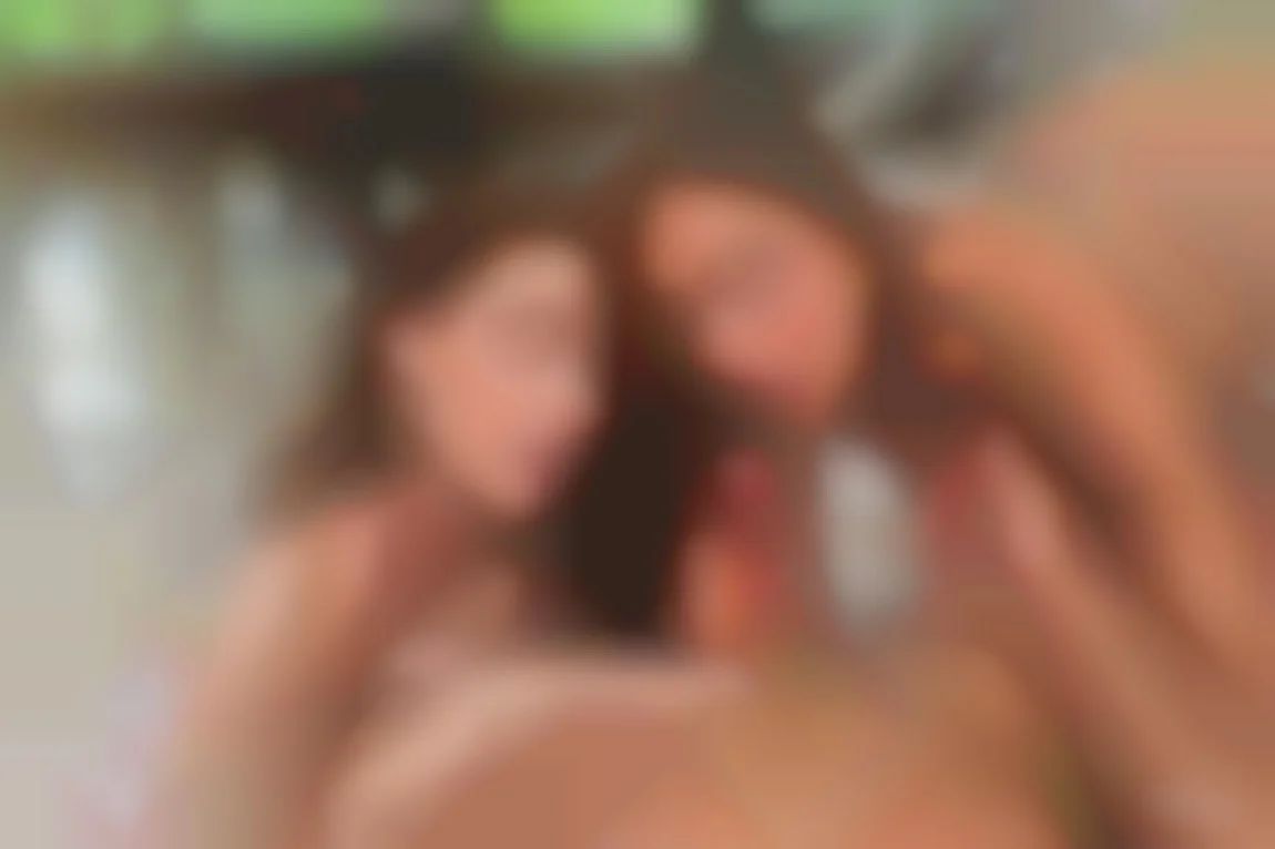 快楽に加わる前に、まずはじっくり見つめて