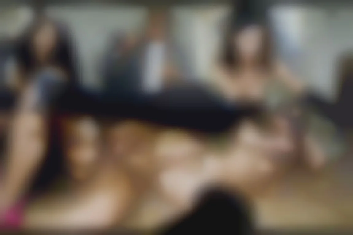 Jeux pervers et dominateur pour une belle piégee entre des mains vicieuses et perverses