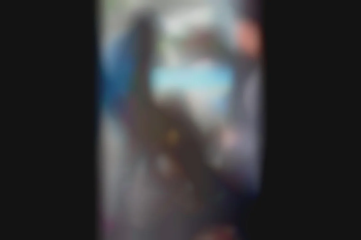 近寄りがたいSusyが見知らぬ男に奪われる……