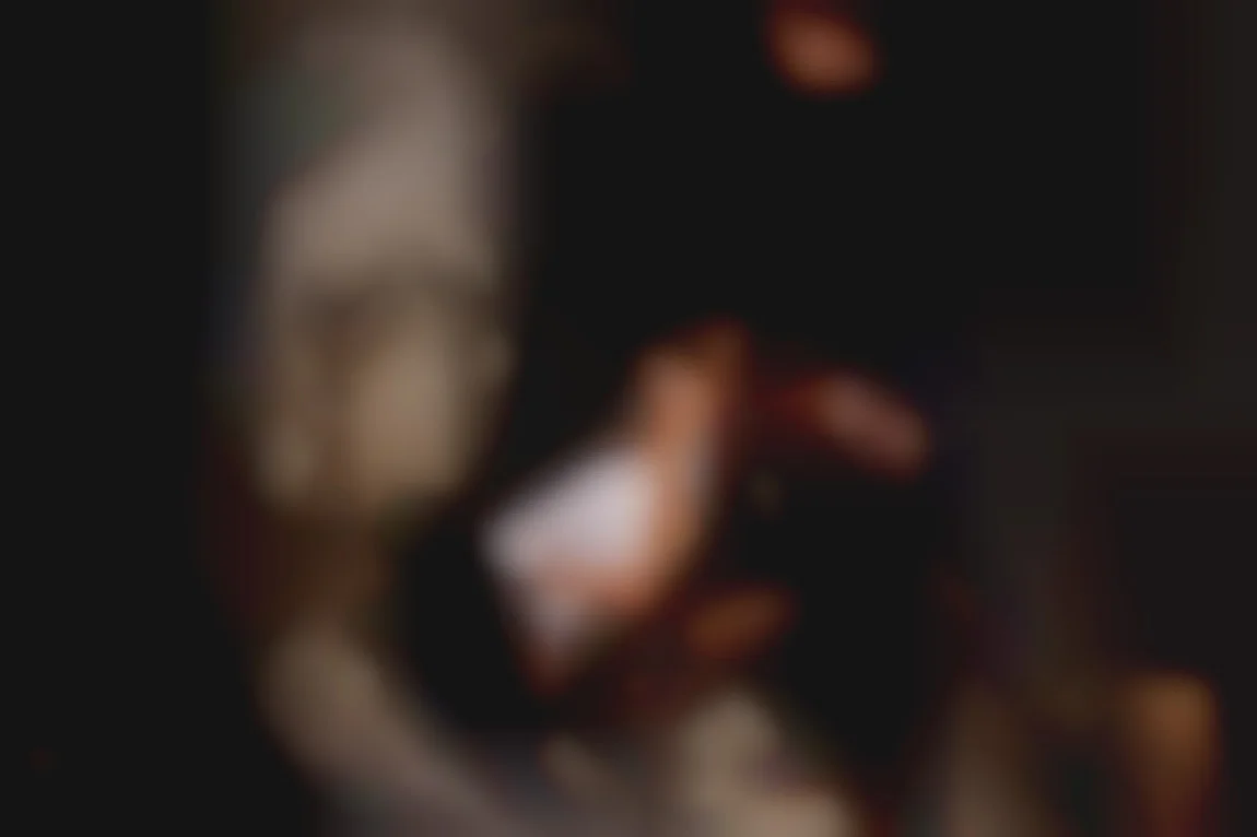 Tiffany Doll, prise entre deux pervers