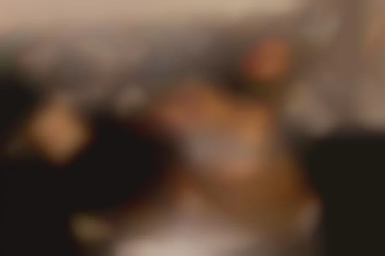 拿破仑时代的双重插入：淫荡女病人脑海中的古装性幻想