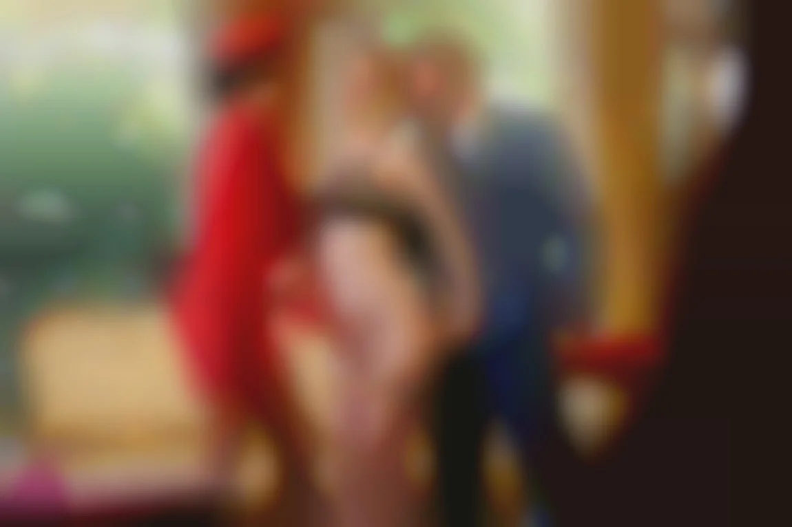 Mariskaに選ばれたホステス、Ella Hughes