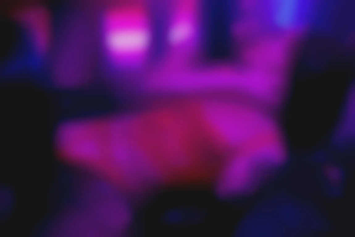 3人の肉体、ひとつの服従